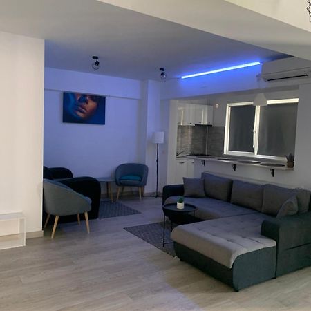 Black&White Suites Craiova Eksteriør billede