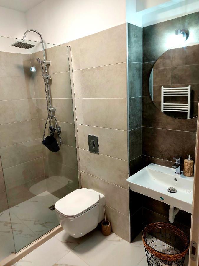Black&White Suites Craiova Eksteriør billede