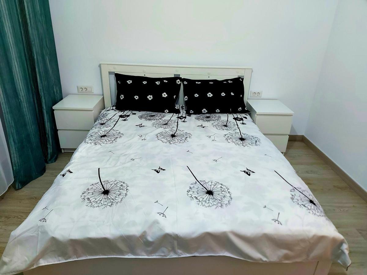 Black&White Suites Craiova Eksteriør billede