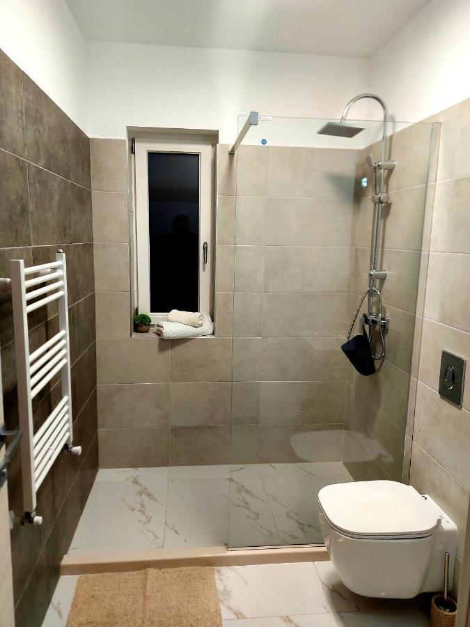 Black&White Suites Craiova Eksteriør billede